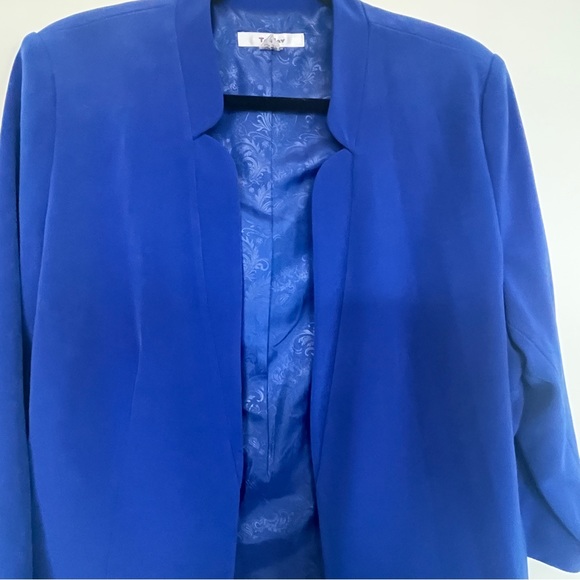 Electric Blue Lined Blazer Perfect For Brightening Up for Summer! - Picture 6 of 10